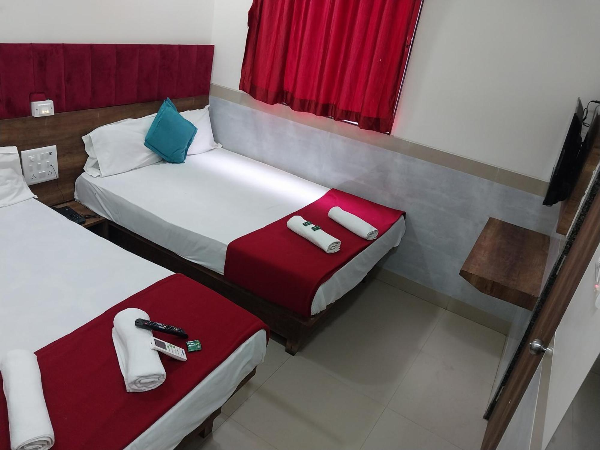 Hotel New Balaji Residency Mumbai Exterior foto