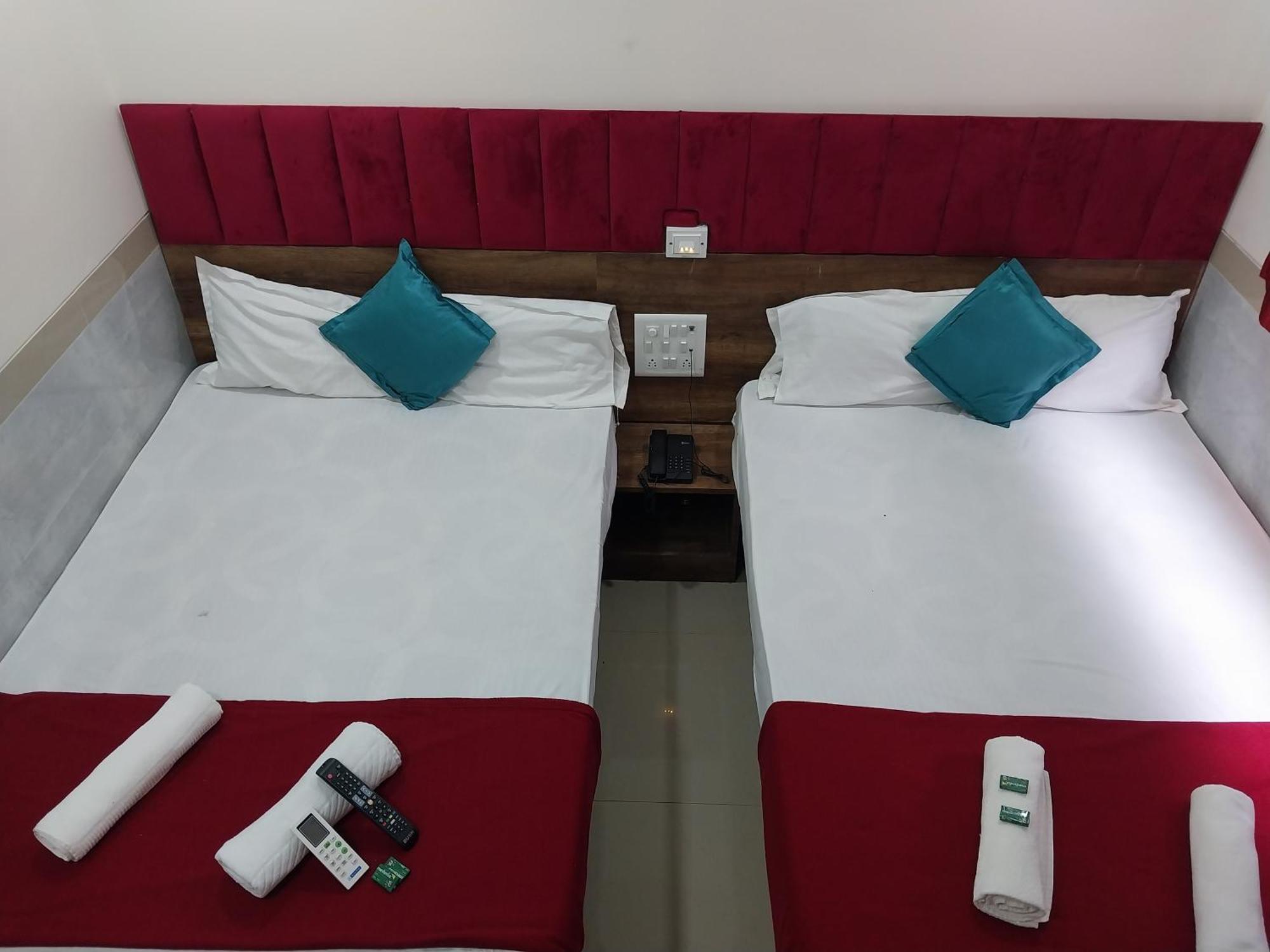 Hotel New Balaji Residency Mumbai Exterior foto