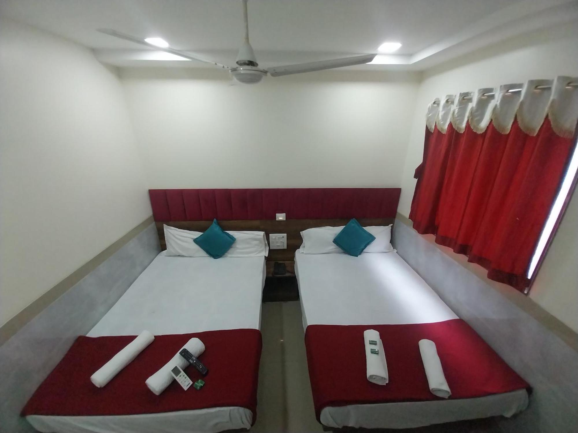 Hotel New Balaji Residency Mumbai Exterior foto